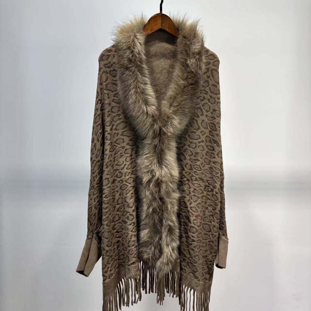 One-Size-Fits-All Leopard Print Fur Collar Throw-Over Cardi