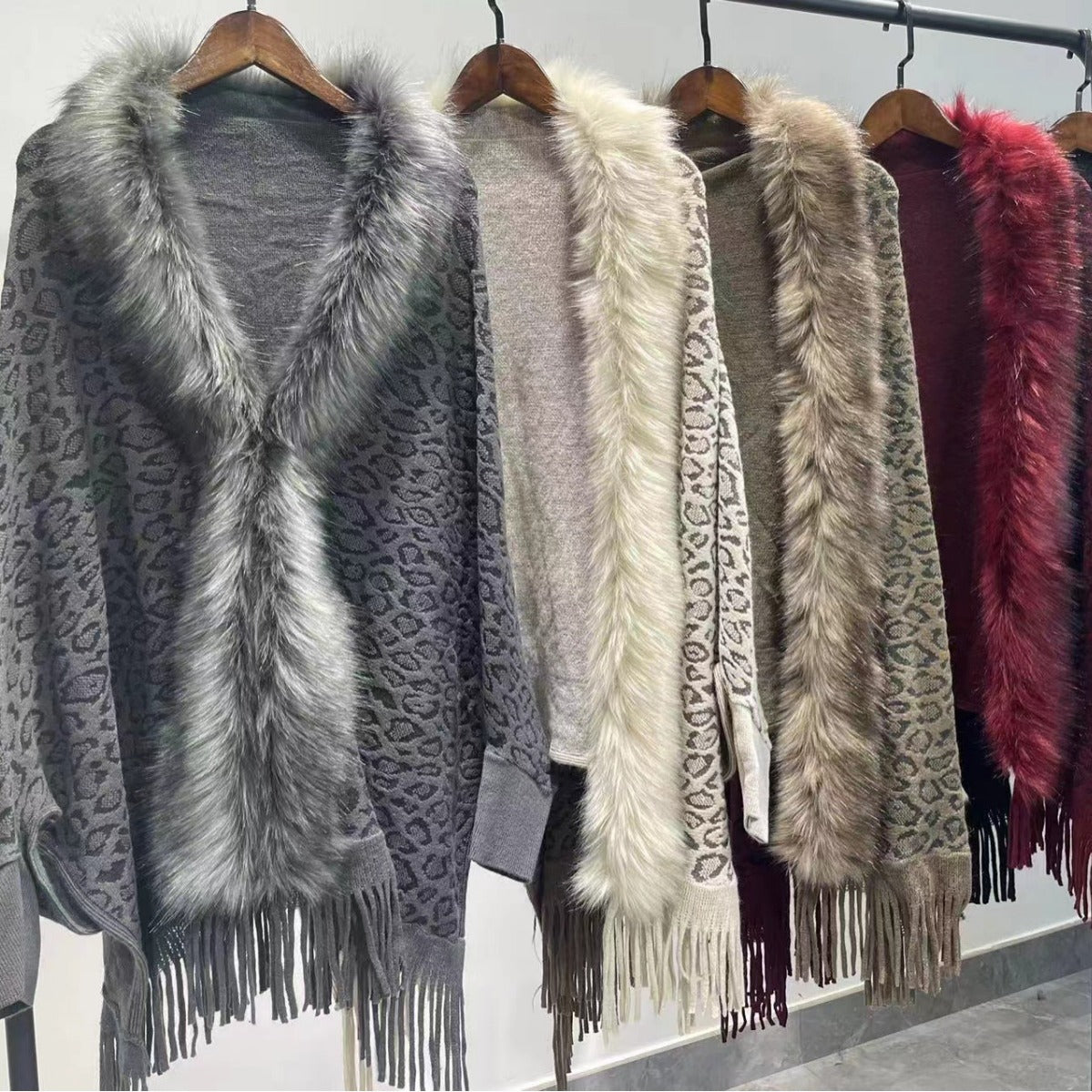 One-Size-Fits-All Leopard Print Fur Collar Throw-Over Cardi